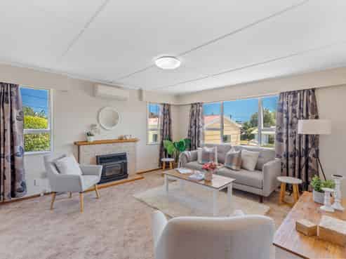 10 Walton Road, Paraparaumu Beach