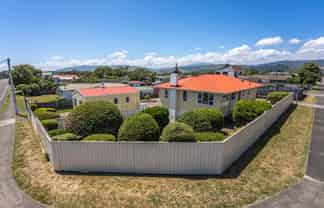 10 Walton Road, Paraparaumu Beach