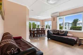 28 Richmond Avenue, Karori