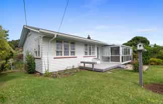 52  Clark Road, Kamo