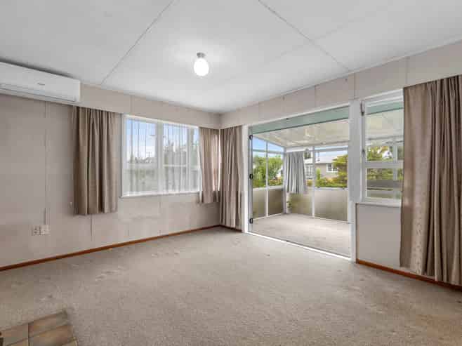 52  Clark Road, Kamo