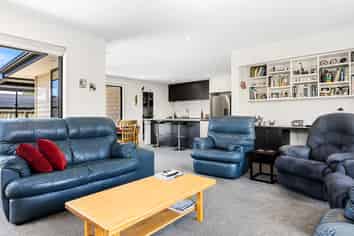 14 Grey View Grove, Rangiora