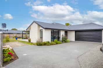 14 Grey View Grove, Rangiora