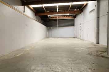 130m2 Industrial Unit in Tightly Held Pakuranga