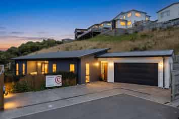 18 Hattersley Grove, Churton Park