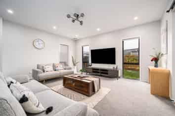 18 Hattersley Grove, Churton Park