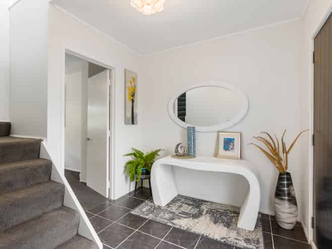 2/10 Seaton Road, Murrays Bay