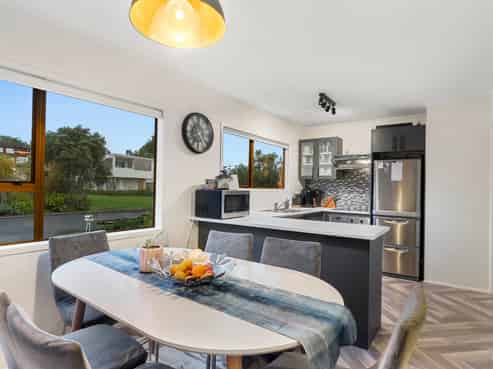 2/10 Seaton Road, Murrays Bay