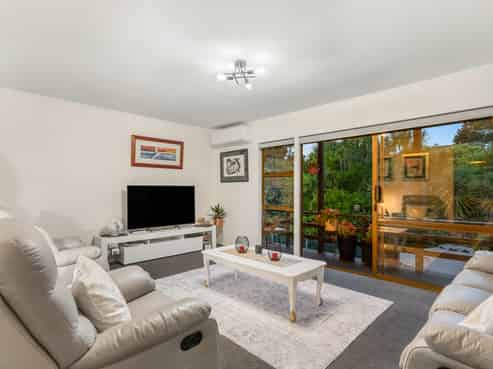 2/10 Seaton Road, Murrays Bay