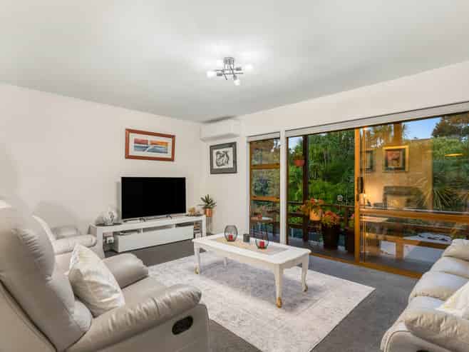 2/10 Seaton Road, Murrays Bay