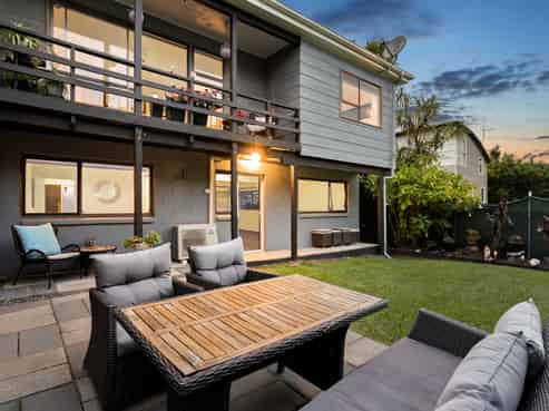 2/10 Seaton Road, Murrays Bay