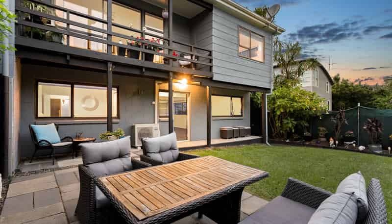 2/10 Seaton Road, Murrays Bay