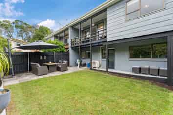 2/10 Seaton Road, Murrays Bay