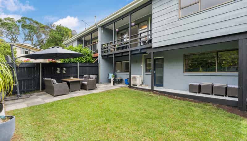 2/10 Seaton Road, Murrays Bay