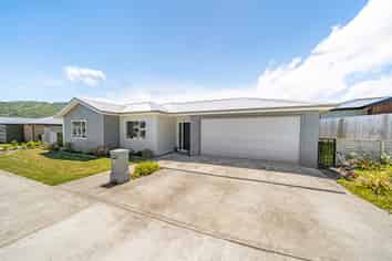 27 Brian Hughes Road, Wainuiomata