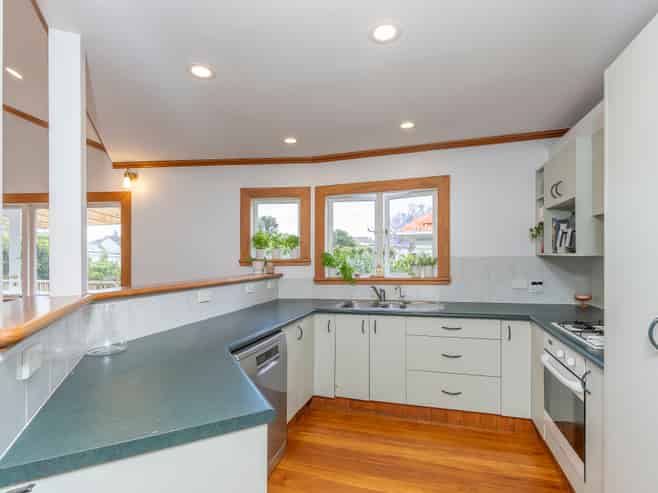 16 Cambourne Road, Sandringham