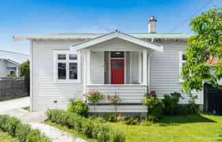 16 Cambourne Road, Sandringham