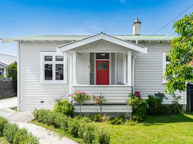 16 Cambourne Road, Sandringham