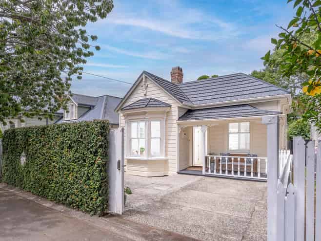 8 Esplanade Road, Mount Eden