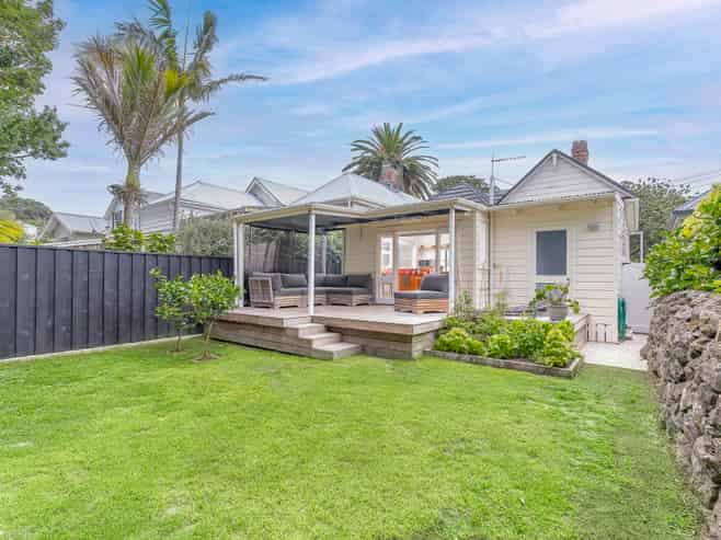 8 Esplanade Road, Mount Eden