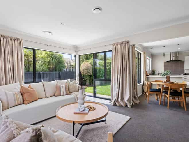 190 Main North Road, Redwood