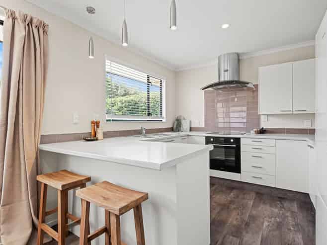 190 Main North Road, Redwood