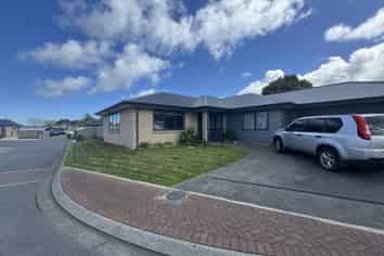 27 Cobb Place, Otaki