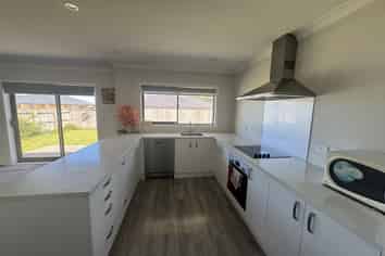 27 Cobb Place, Otaki