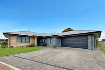 27 Cobb Place, Otaki