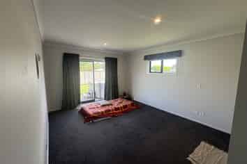 27 Cobb Place, Otaki