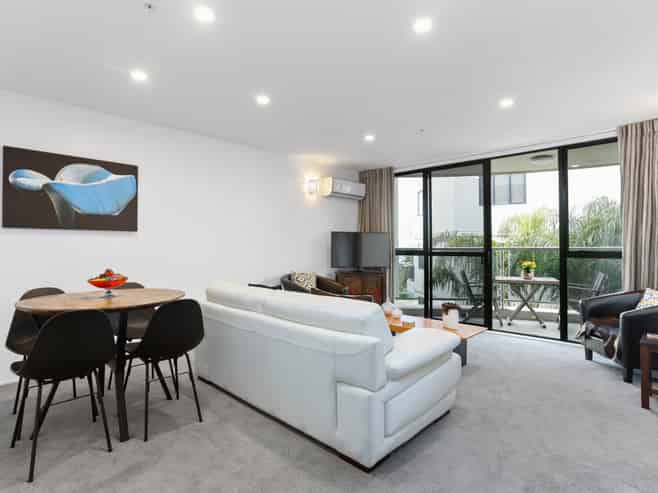 3E/175 Hurstmere Road, Takapuna