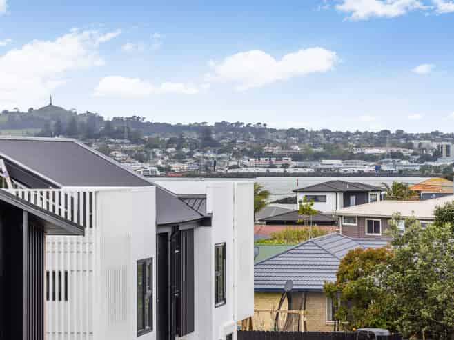 10 Kaaramuramu Lane, Mangere Bridge