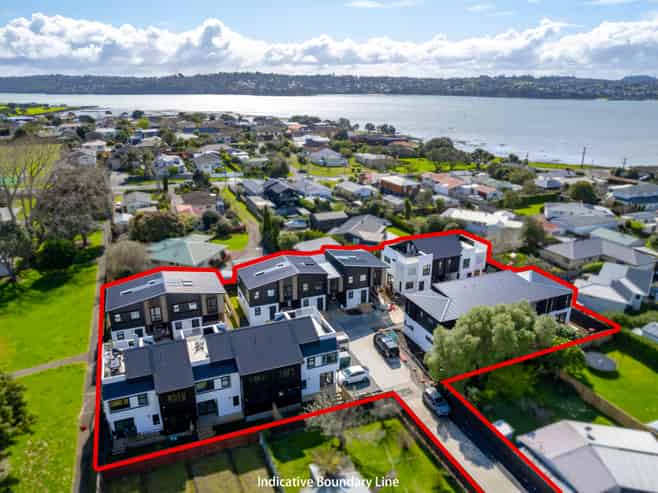 10 Kaaramuramu Lane, Mangere Bridge