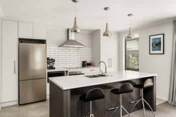 20 Raynor Crescent, Pyes Pa