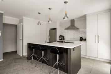 20 Raynor Crescent, Pyes Pa