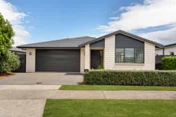 20 Raynor Crescent, Pyes Pa