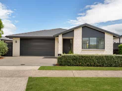 20 Raynor Crescent, Pyes Pa