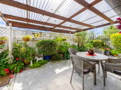 1/305 Park Road South, Akina