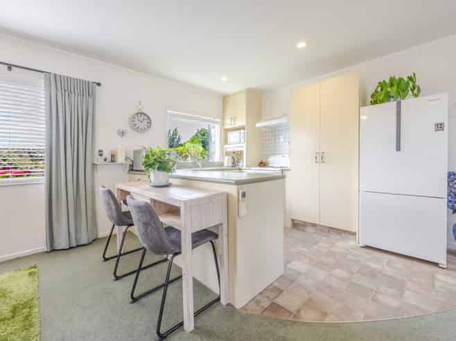 1/305 Park Road South, Akina