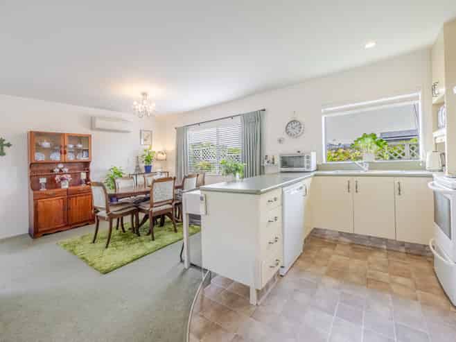 1/305 Park Road South, Akina