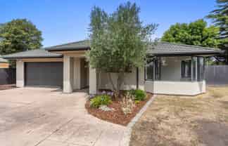 2 Anne Ward Lane, Burwood