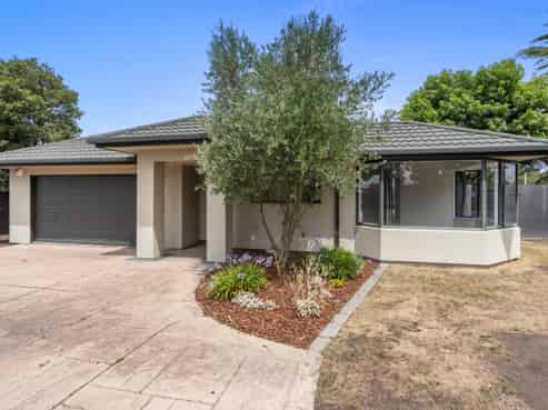 2 Anne Ward Lane, Burwood