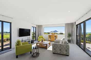 63 Omega Place, Coastlands