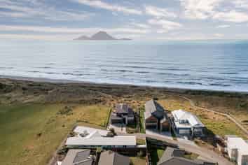 63 Omega Place, Coastlands