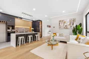 126 McQuoids Road, Flat Bush