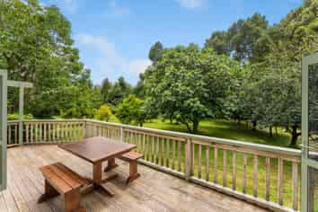 359A Kuku East Road, Manakau