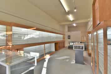 Prime Retail/Office Space for Lease 