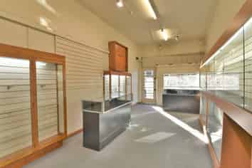 Prime Retail/Office Space for Lease 