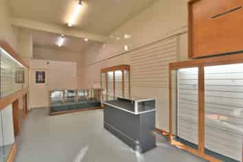 Prime Retail/Office Space for Lease 