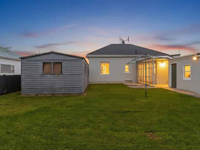 17  Burns Street, SOUTH DUNEDIN